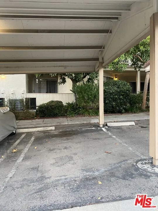 675 Oak Run Trail #TL301 Oak Park, CA 91377