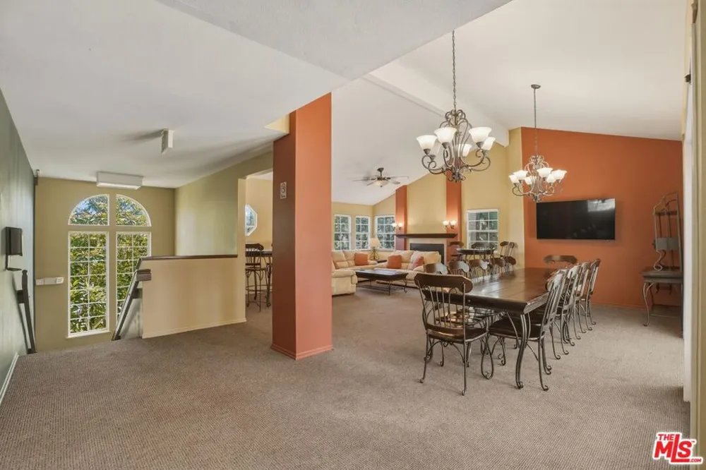 675 Oak Run Trail #TL301 Oak Park, CA 91377