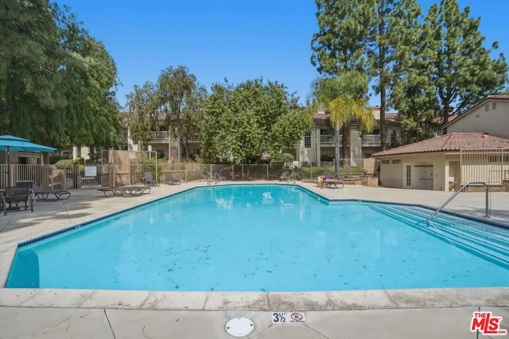 675 Oak Run Trail #TL301 Oak Park, CA 91377