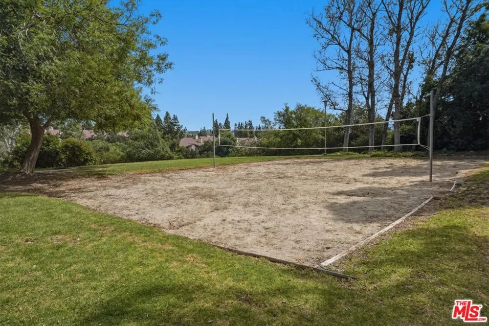 675 Oak Run Trail #TL301 Oak Park, CA 91377