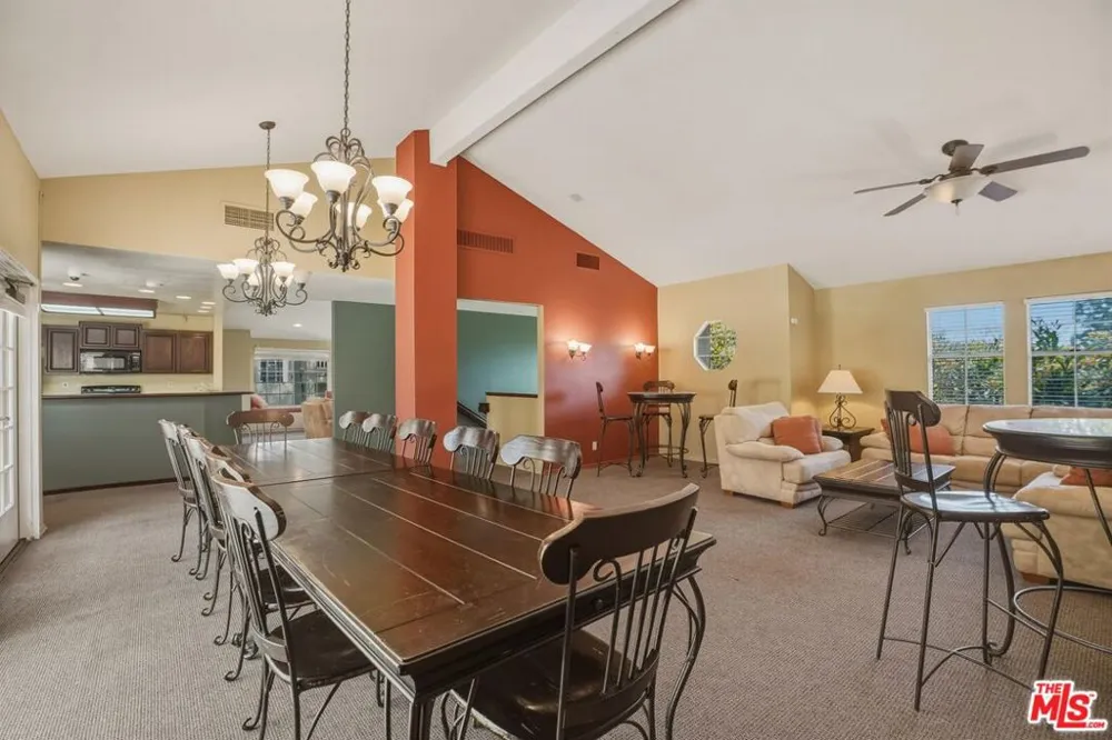 675 Oak Run Trail #TL301 Oak Park, CA 91377