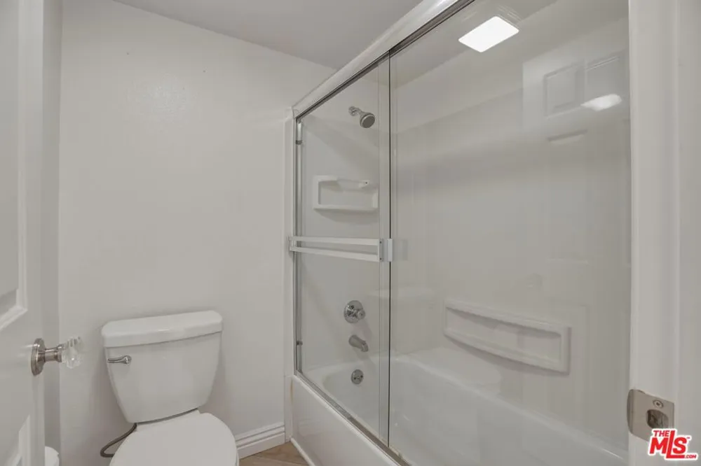 675 Oak Run Trail #TL301 Oak Park, CA 91377