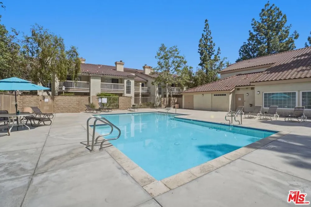 675 Oak Run Trail #TL301 Oak Park, CA 91377