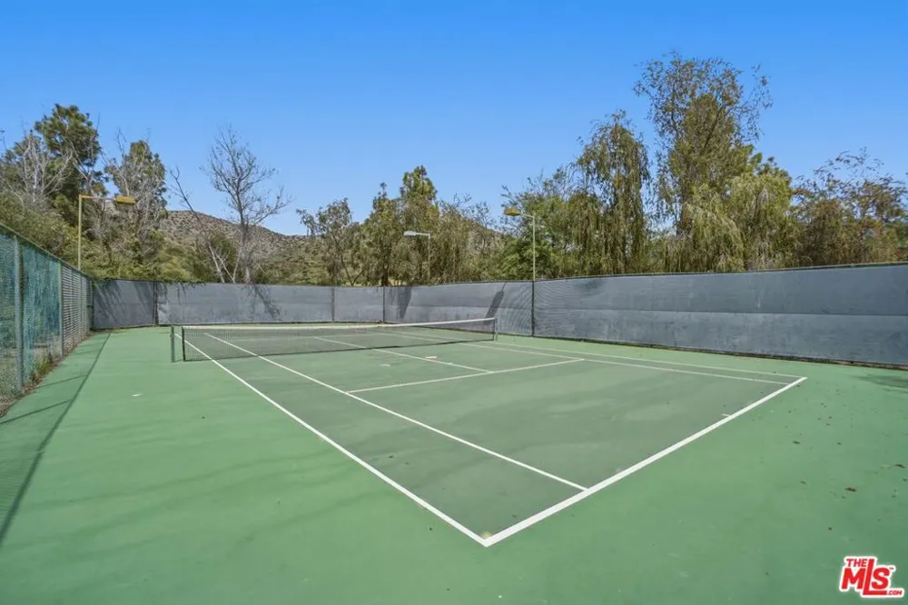 675 Oak Run Trail #TL301 Oak Park, CA 91377