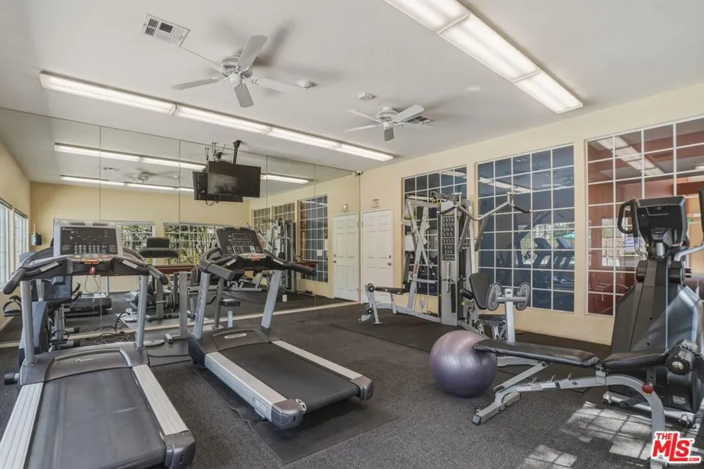 675 Oak Run Trail #TL301 Oak Park, CA 91377