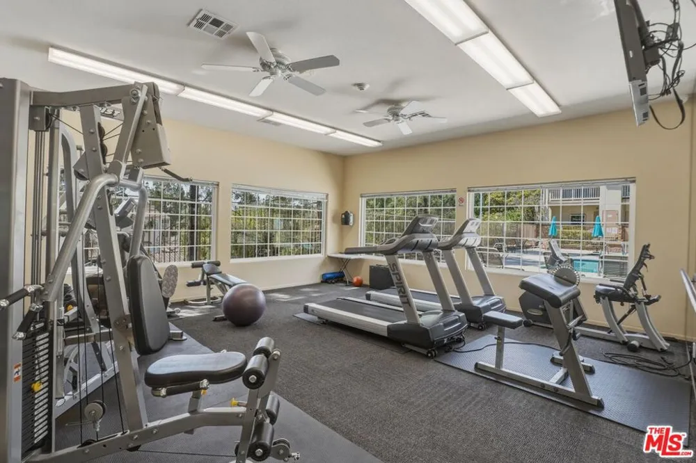 675 Oak Run Trail #TL301 Oak Park, CA 91377