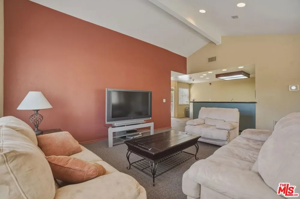 675 Oak Run Trail #TL301 Oak Park, CA 91377
