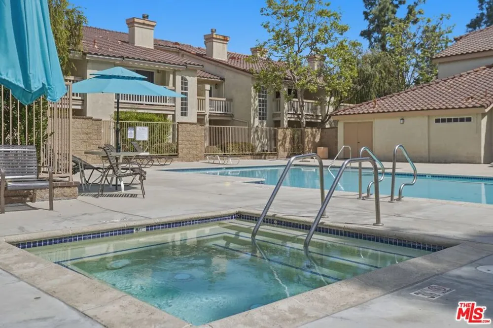 675 Oak Run Trail #TL301 Oak Park, CA 91377