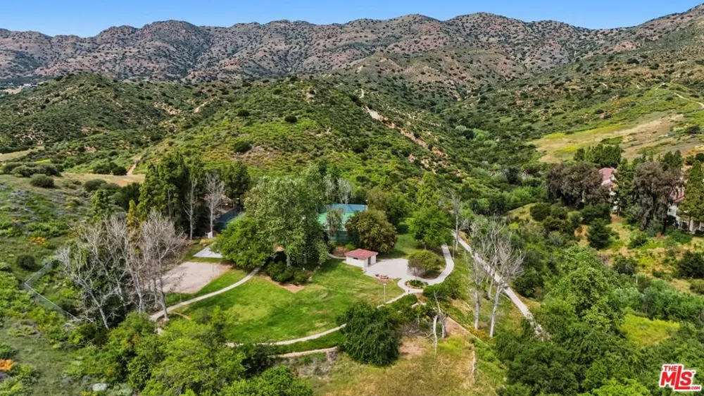675 Oak Run Trail #TL301 Oak Park, CA 91377