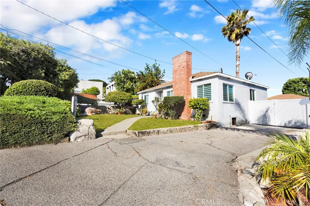 4444 Rosemont Avenue Montrose, CA 91020