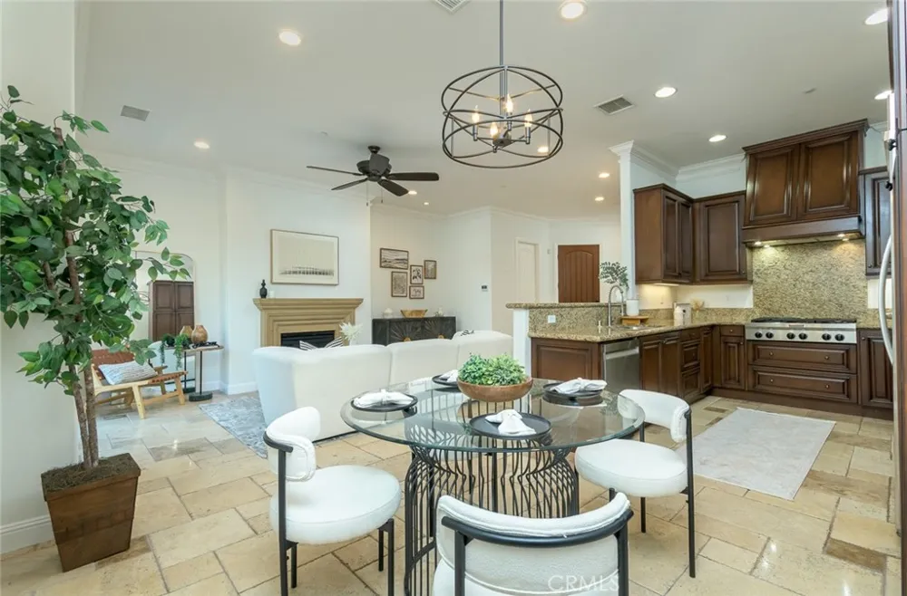 21929 Cortina Chatsworth, CA 91311