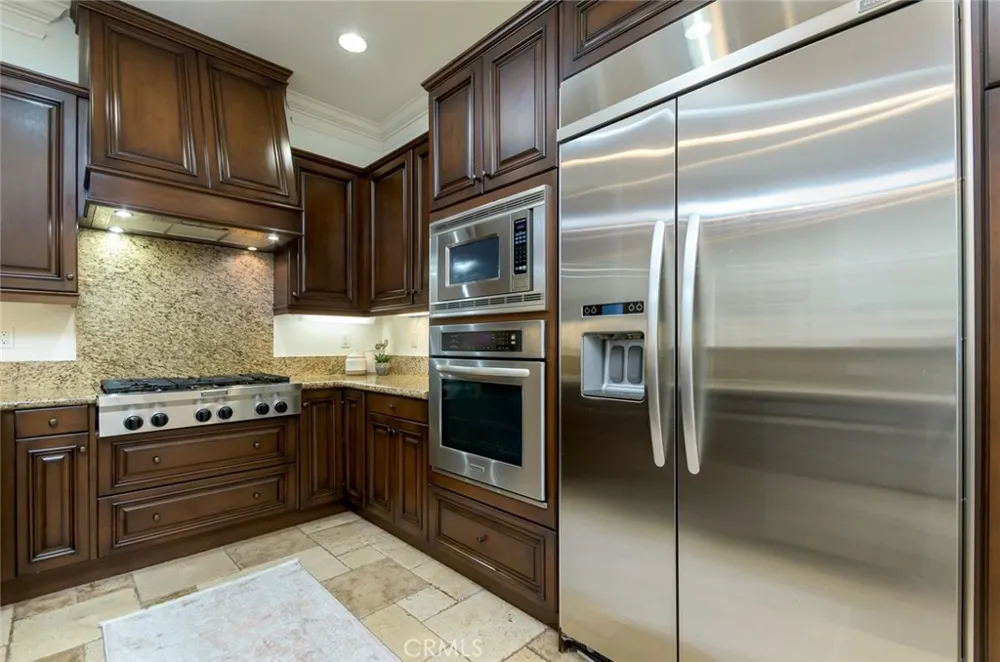 21929 Cortina Chatsworth, CA 91311