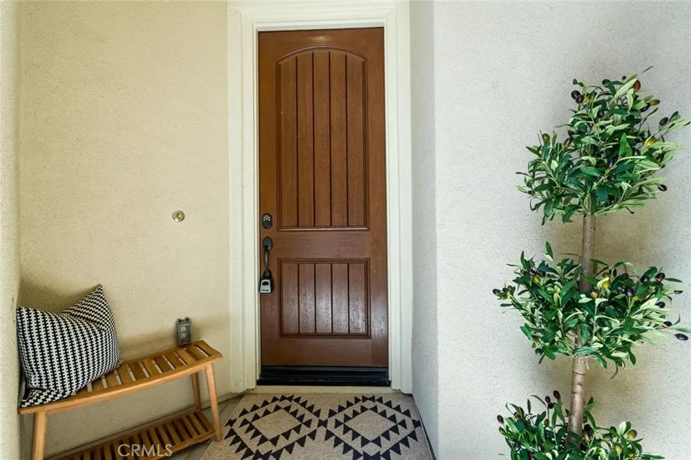 21929 Cortina Chatsworth, CA 91311