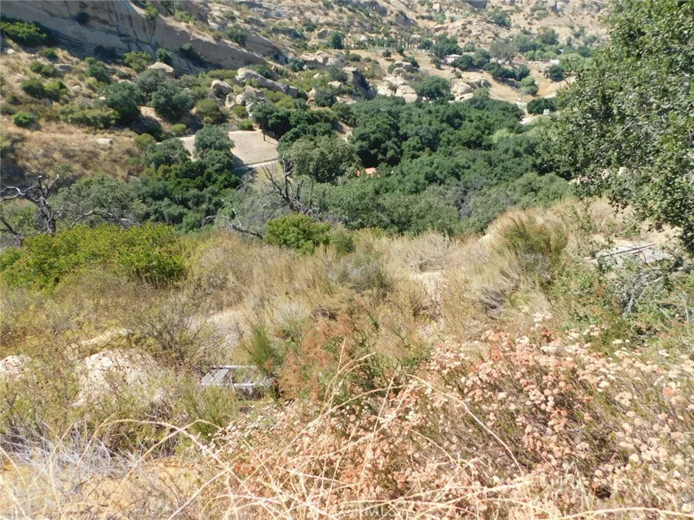 475 BOX CANYON ROAD West Hills, CA 91304