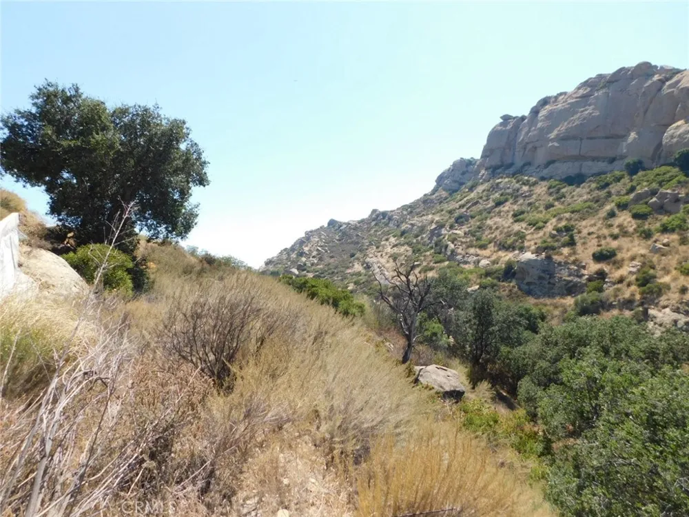 475 BOX CANYON ROAD West Hills, CA 91304