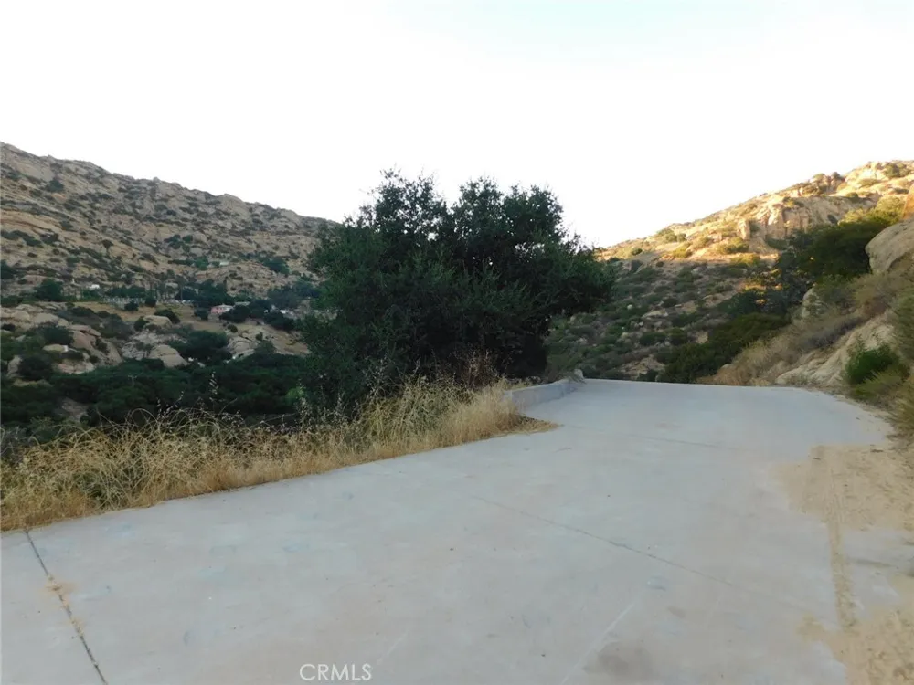 475 BOX CANYON ROAD West Hills, CA 91304