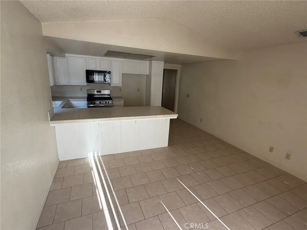 5050 Canyon Crest Riverside, CA 92507