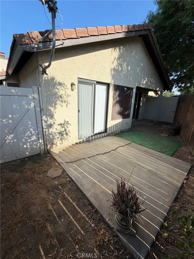 5050 Canyon Crest Riverside, CA 92507
