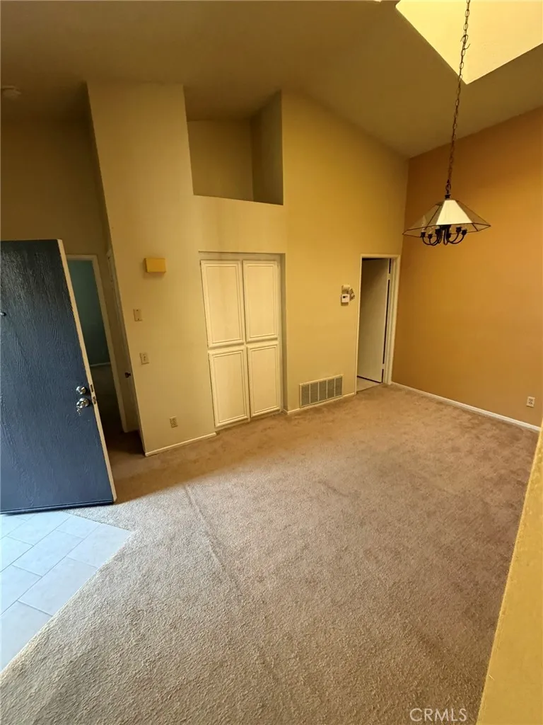 5050 Canyon Crest Riverside, CA 92507