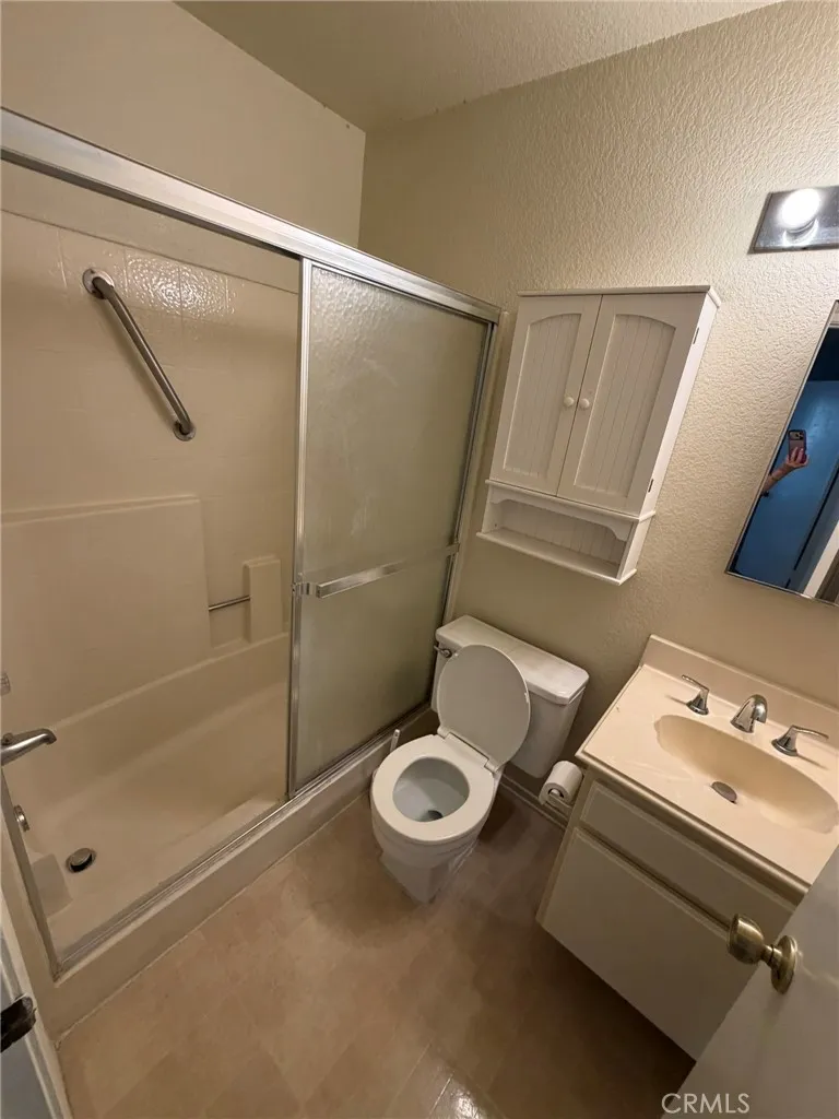 5050 Canyon Crest Riverside, CA 92507