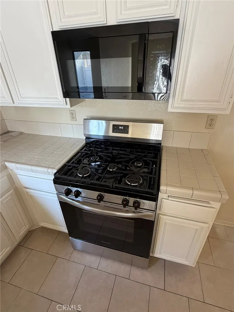5050 Canyon Crest Riverside, CA 92507