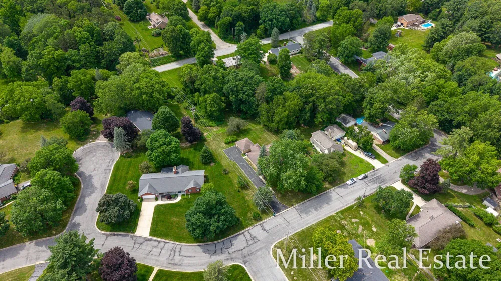 1140 David Drive Hastings, MI 49058