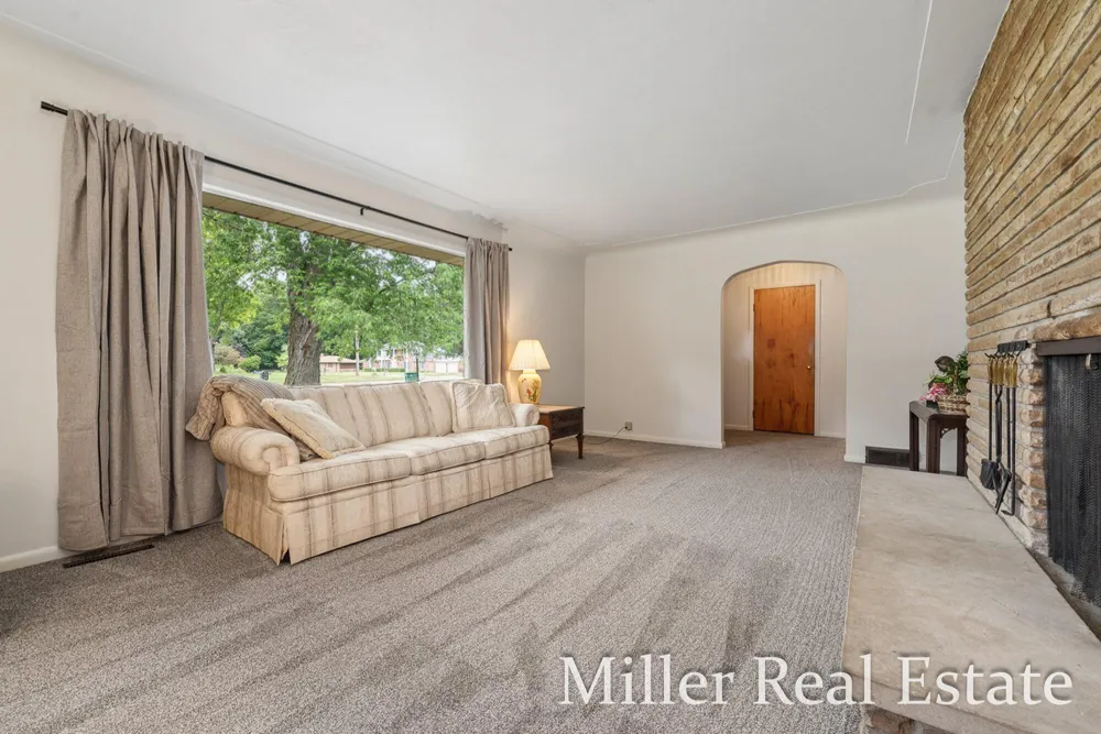 1140 David Drive Hastings, MI 49058
