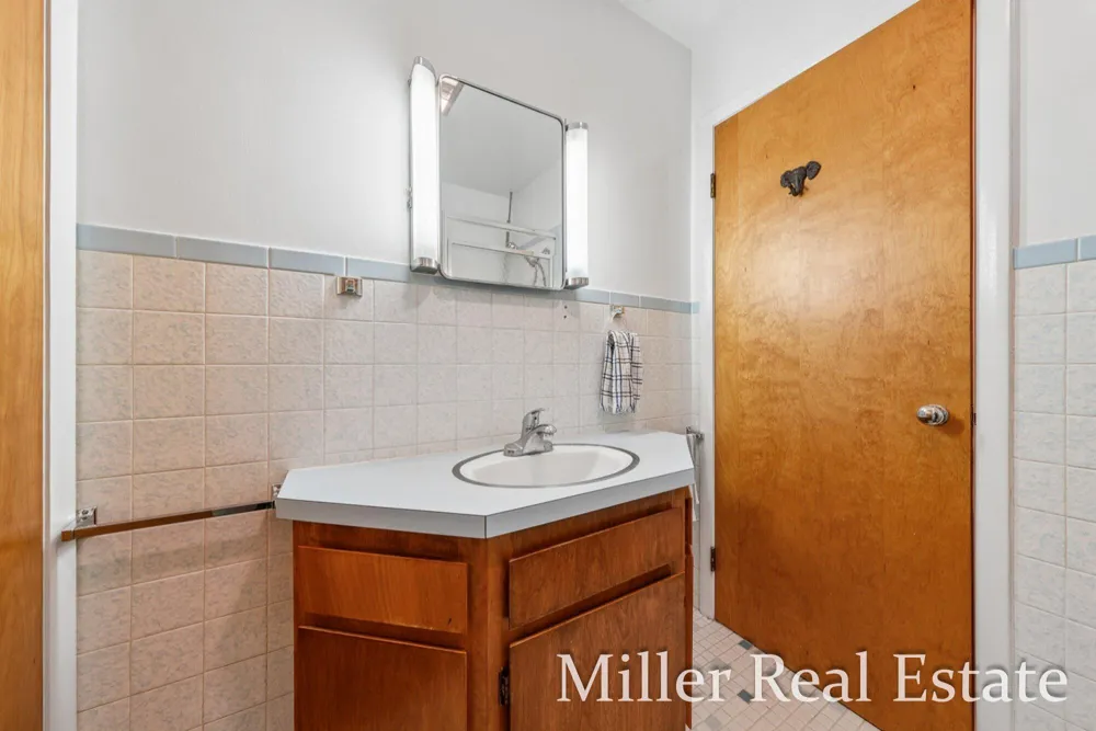 1140 David Drive Hastings, MI 49058
