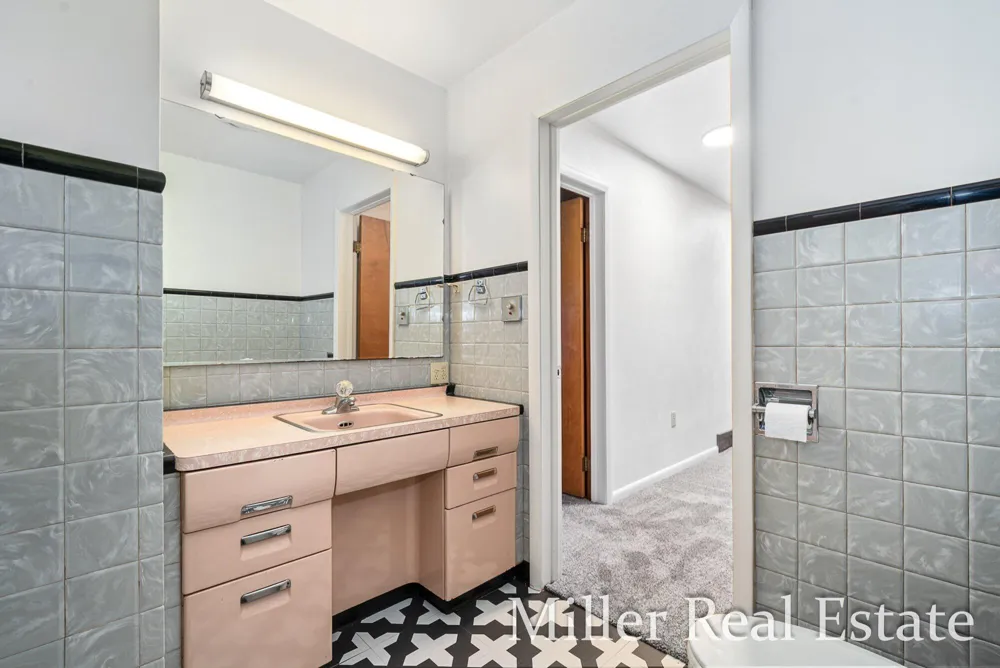 1140 David Drive Hastings, MI 49058