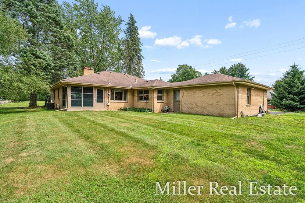 1140 David Drive Hastings, MI 49058