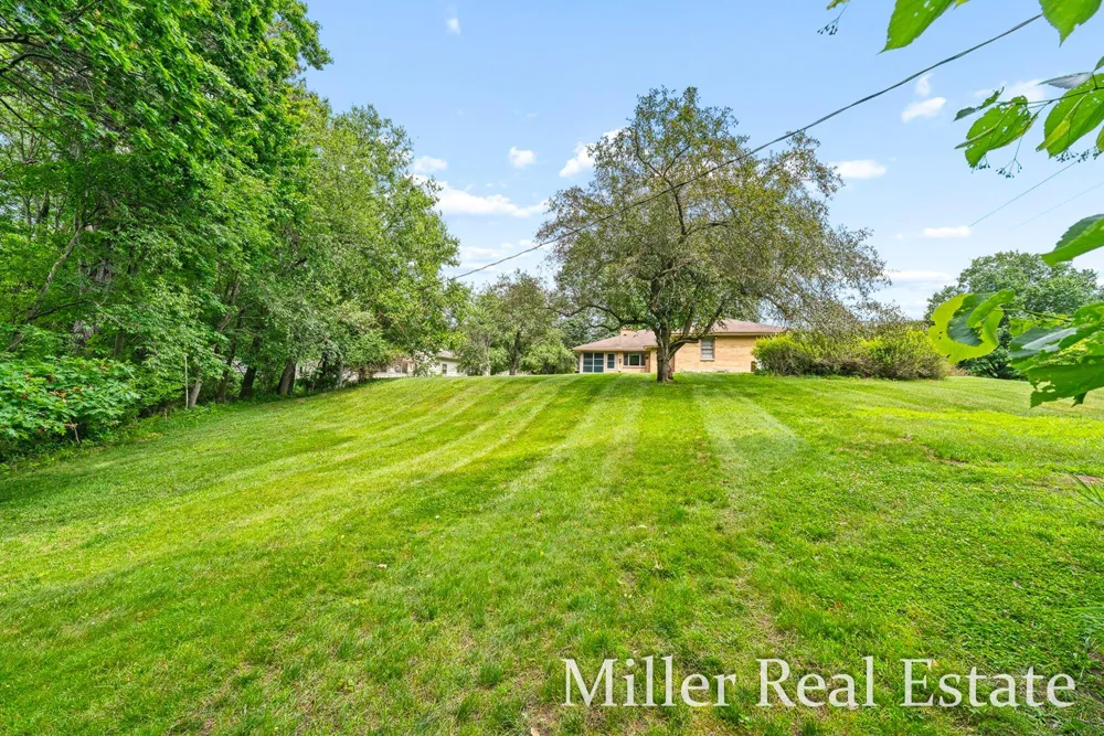 1140 David Drive Hastings, MI 49058