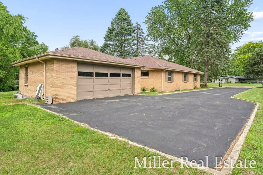 1140 David Drive Hastings, MI 49058
