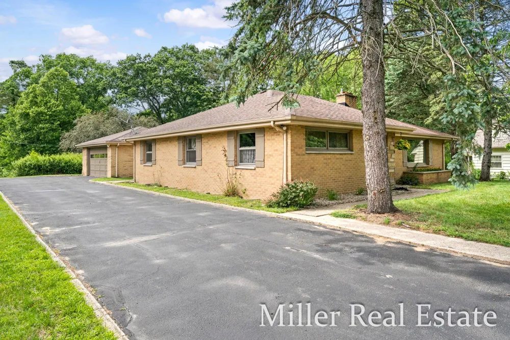 1140 David Drive Hastings, MI 49058