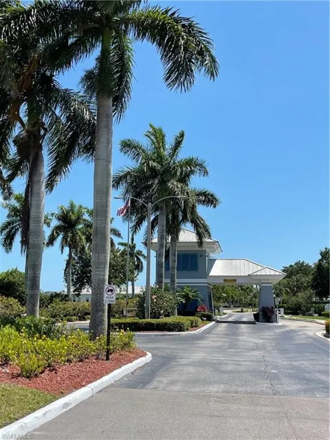18529 Royal Hammock Boulevard