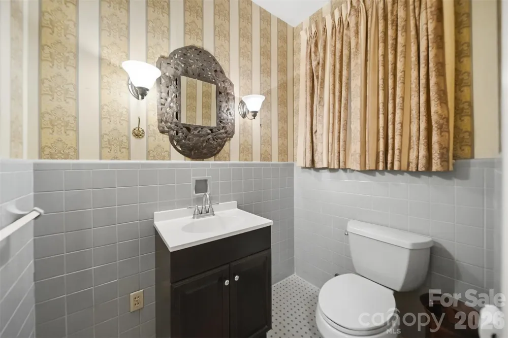 826 S College Avenue Newton, NC 28658