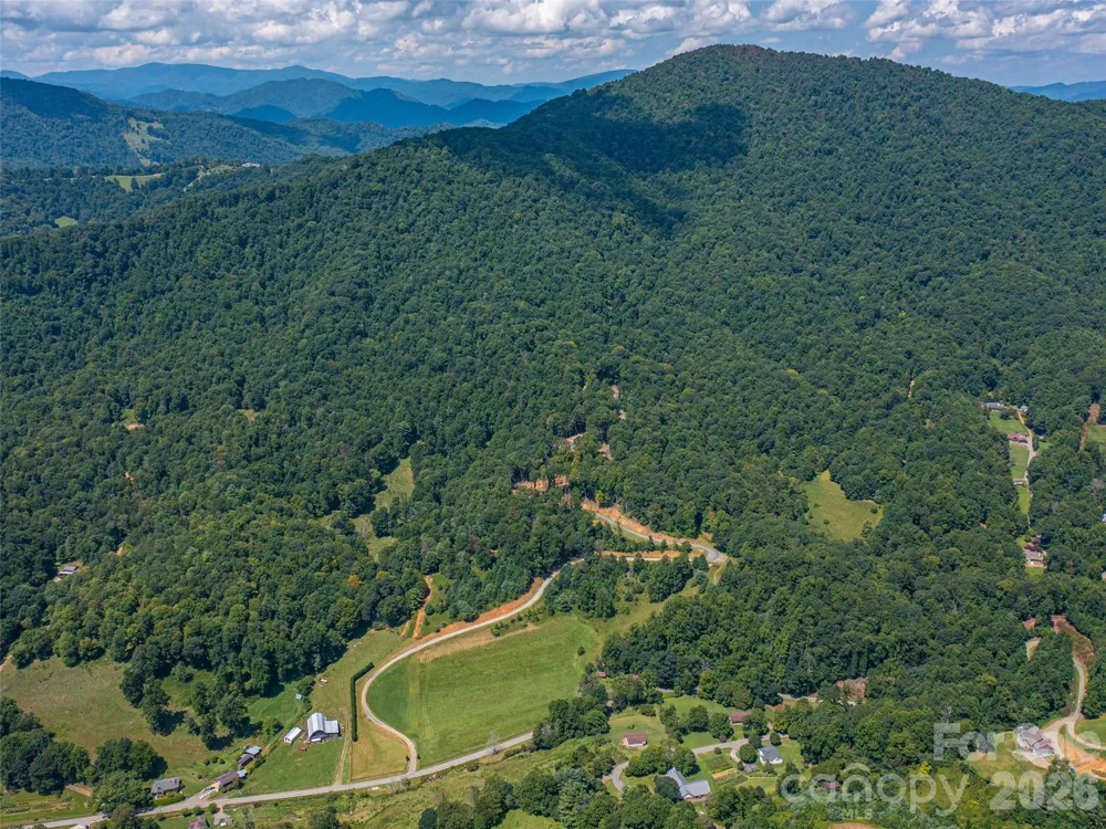 000 Locust Rough Mountain Road #5 Burnsville, NC 28714