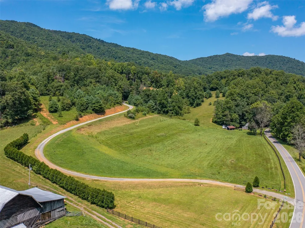 000 Locust Rough Mountain Road #5 Burnsville, NC 28714