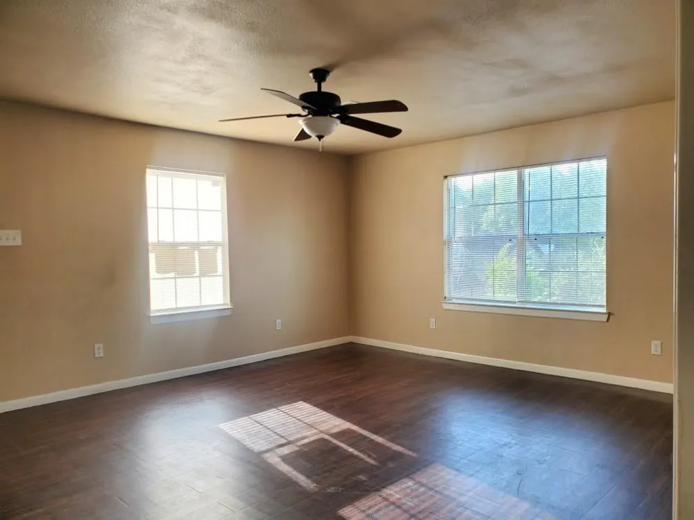 512 Avenue A South Houston, TX 77587