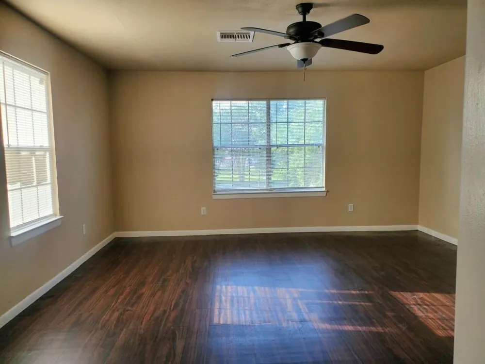 512 Avenue A South Houston, TX 77587