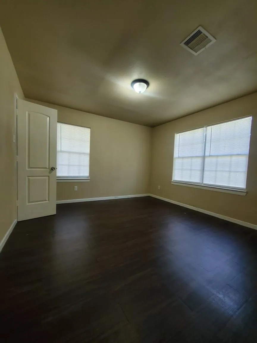 512 Avenue A South Houston, TX 77587