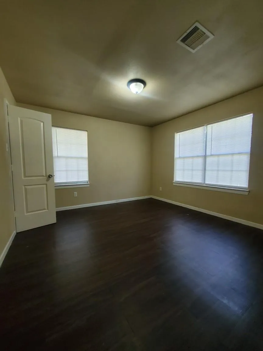 512 Avenue A South Houston, TX 77587
