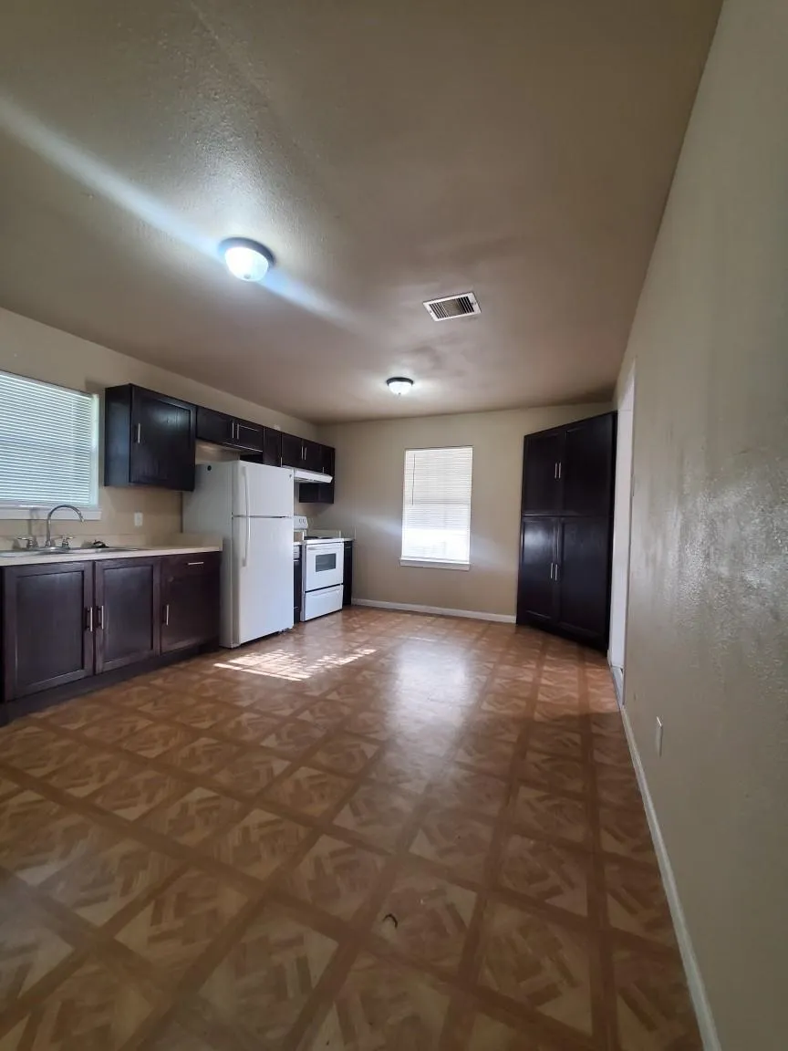 512 Avenue A South Houston, TX 77587