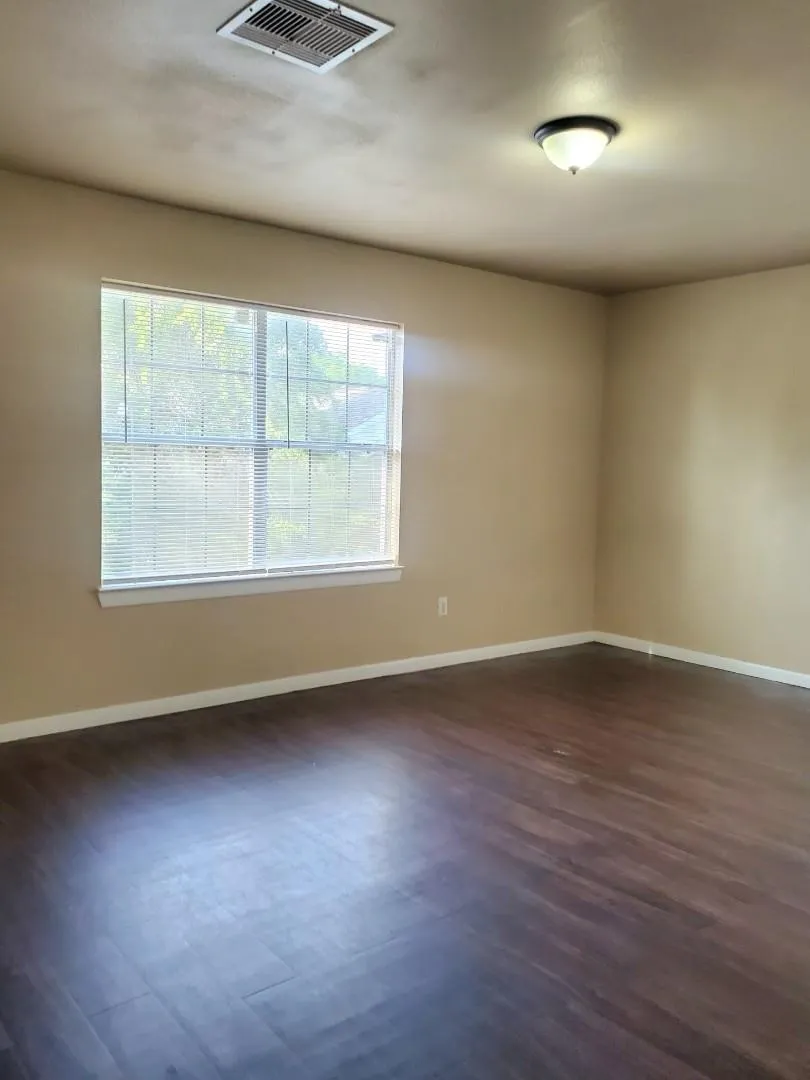 512 Avenue A South Houston, TX 77587