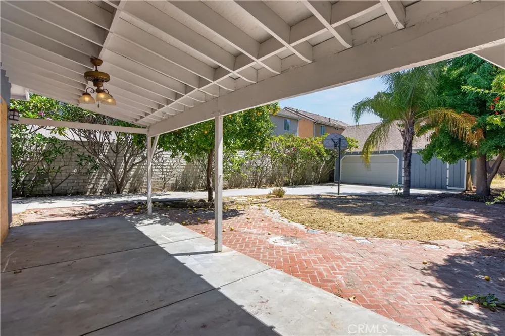 9140 Noble Avenue North Hills, CA 91343