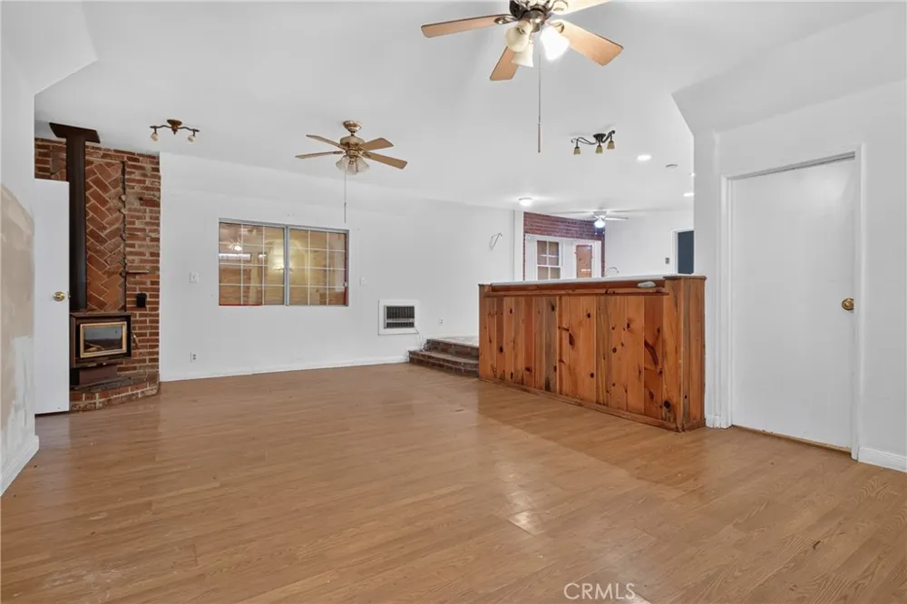 9140 Noble Avenue North Hills, CA 91343