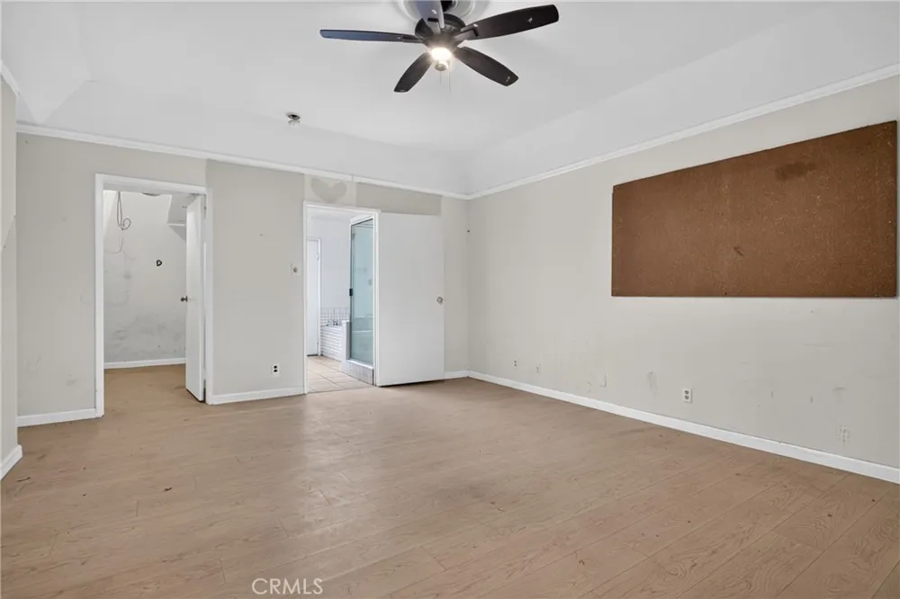 9140 Noble Avenue North Hills, CA 91343