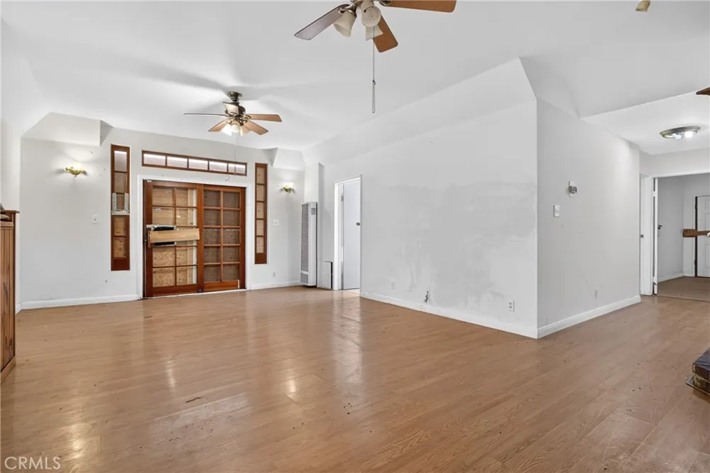 9140 Noble Avenue North Hills, CA 91343
