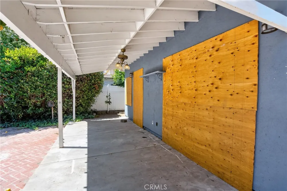 9140 Noble Avenue North Hills, CA 91343