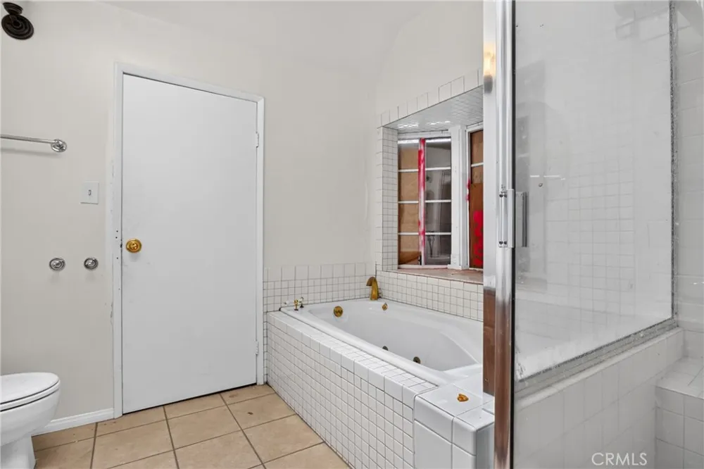 9140 Noble Avenue North Hills, CA 91343