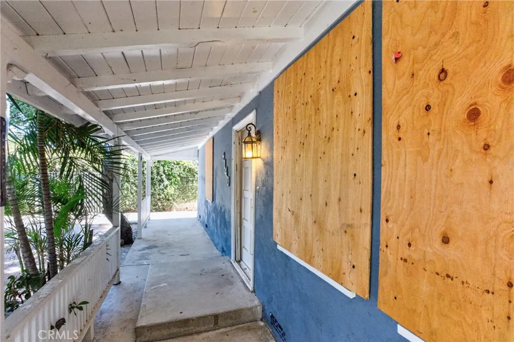 9140 Noble Avenue North Hills, CA 91343